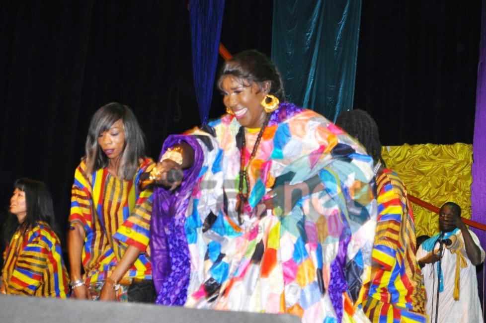 Photo : L'anniversaire de Ndiolé "Diamant noir" au théâtre national Daniel Sorano de Dakar, regardez