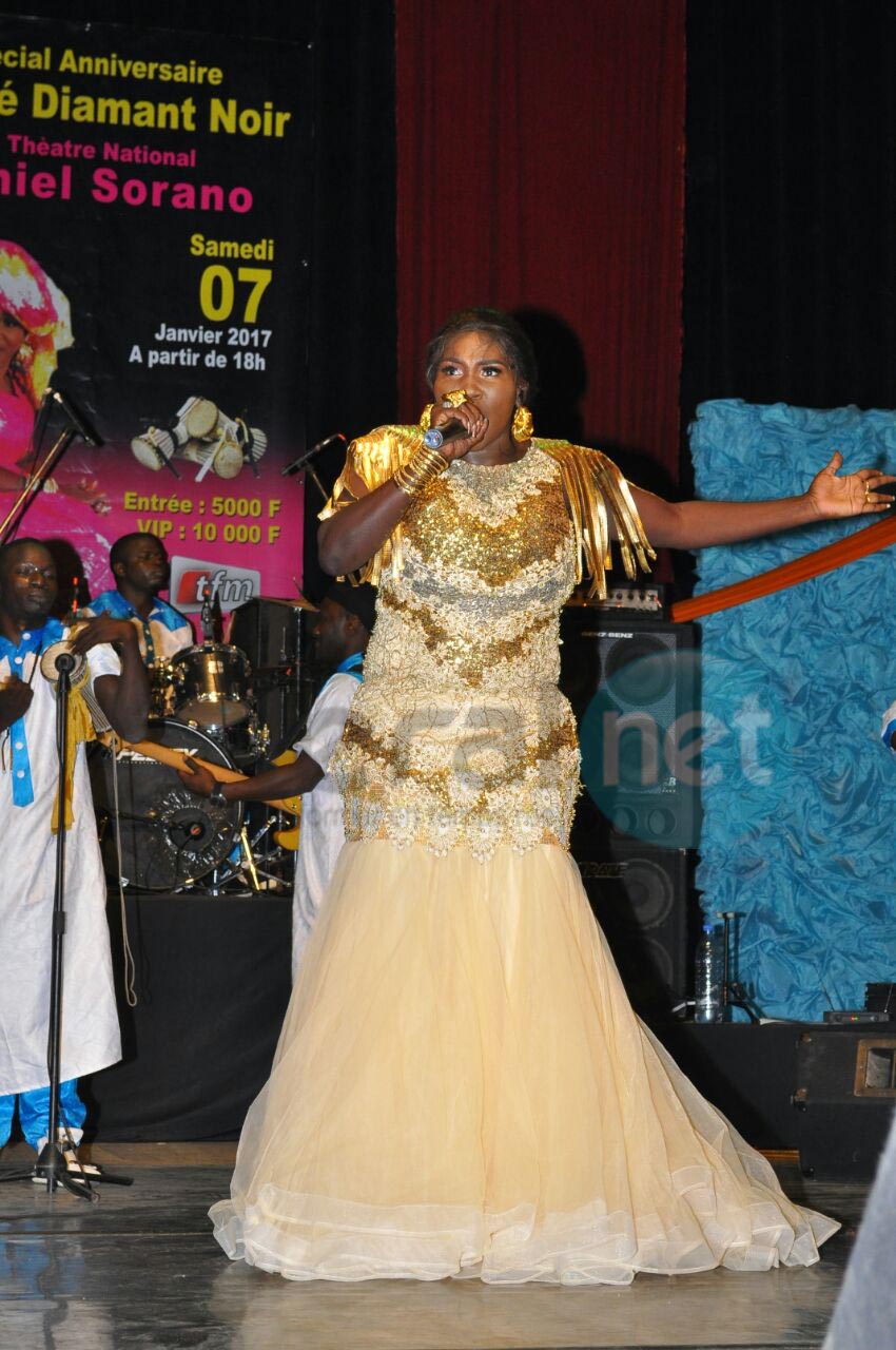 Photo : L'anniversaire de Ndiolé "Diamant noir" au théâtre national Daniel Sorano de Dakar, regardez