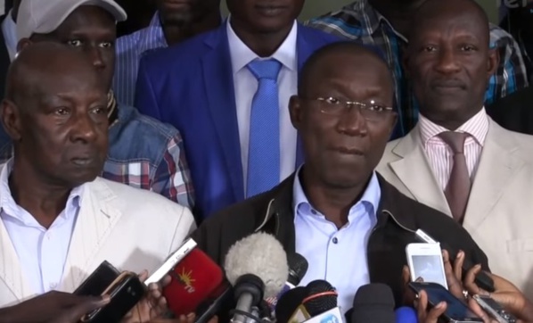 Politique : le Comité directeur du Pds exige la démission du ministre Abdoulaye Daouda Diallo et dénonce l’instrumentalisation de la justice pour liquider des adversaires politiques Politique : le Comité directeur du Pds exige la démission du ministre Abdoulaye Daouda Diallo et dénonce l’instrumentalisation de la justice pour liquider des adversaires politiques