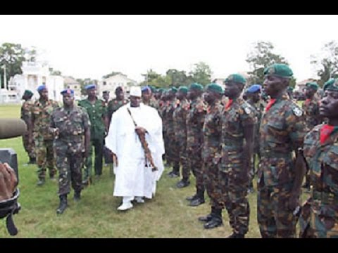 Gambie: Face à la désertion de nombreux militaires, Jammeh recrute des "enfants" soldats