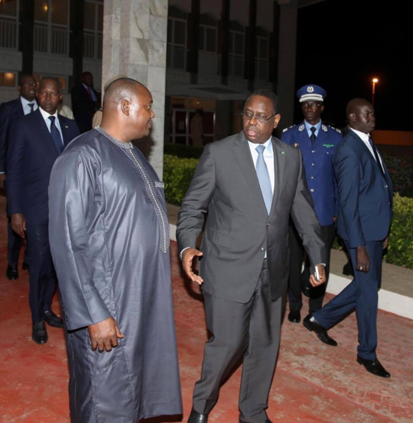 Adama Barrow et Macky Sall hier mercredi lors de l'audience avec le président mauritanien Mohammed Ould Abdel Aziz.