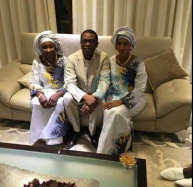 Photos: Youssou Ndour a rencontré le président Adama Barrow et ses épouses après la cérémonie de son investiture
