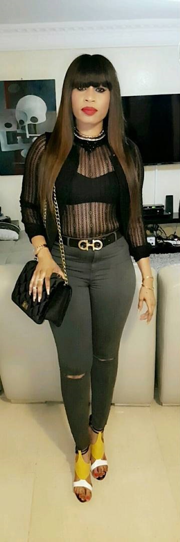 Sexy, Aïda Samb en pantalon hyper moulant…