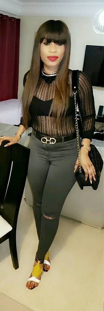 Sexy, Aïda Samb en pantalon hyper moulant…