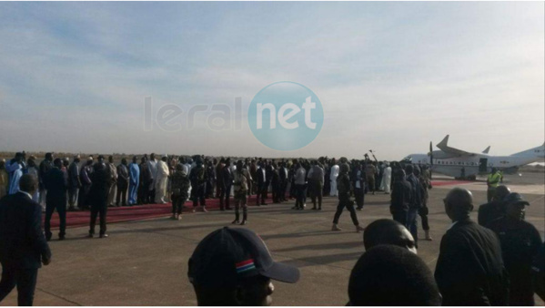 Le président Adama Barrow vient d’arriver à Banjul