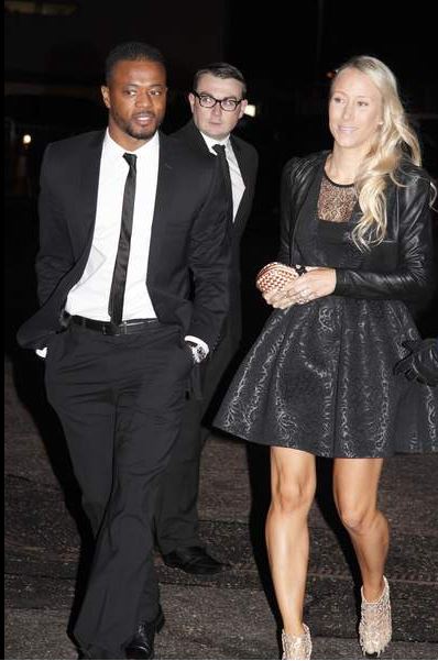 Maman, jolie blonde et supportrice des "Bleus"... découvrez Sandra, la femme de Patrice Evra ! (photo)
