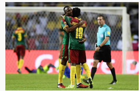 Vincent Aboubakar et Robert Ndip Tambe sont aux anges. (AFP)