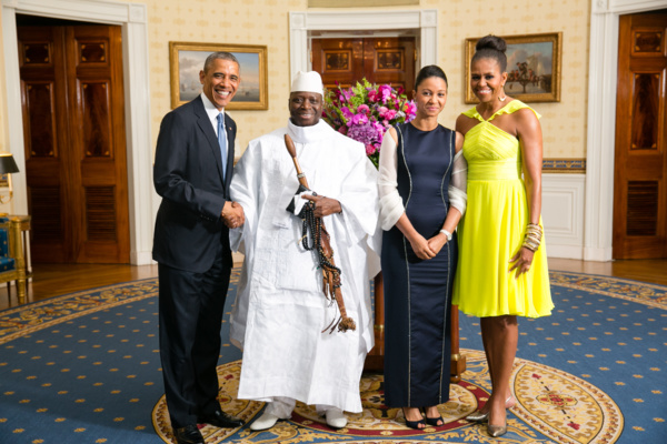 Selon Libération, quatre militaires, membres de la sécurité de Zeïnab Jammeh, l'épouse de Yahya Jammeh, ont été arrêtés à Karang.