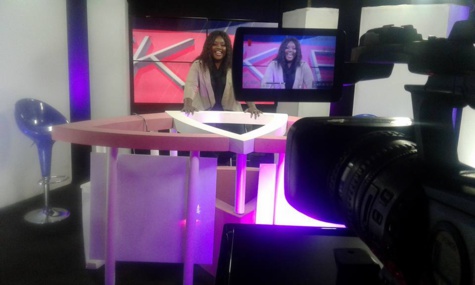 Photos- La ravissante Aida Badiane ou Sister Aya, camerawoman à la RDV