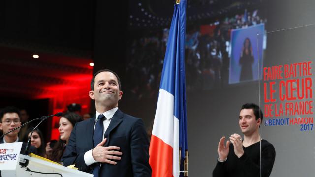Une semaine après sa nette victoire à la primaire de la gauche, Benoît Hamon a officiellement été investi par le Parti socialiste, ce dimanche 5 février. Ce lancement de sa campagne pour la présidentielle était organisé à la Mutualité, à Paris.