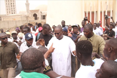Saint-Louis: Les jeunes socialistes se donnent en spectable devant Khalifa Sall Saint-Louis: Les jeunes socialistes se donnent en spectable devant Khalifa Sall