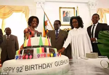 Zimbabwe: un anniversaire pour les 93 ans de Mugabe, à coup de millions !