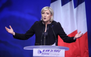 Empêtrée dans une affaire d'emploi fictif, Marine Le Pen nie en bloc et contre-attaque
