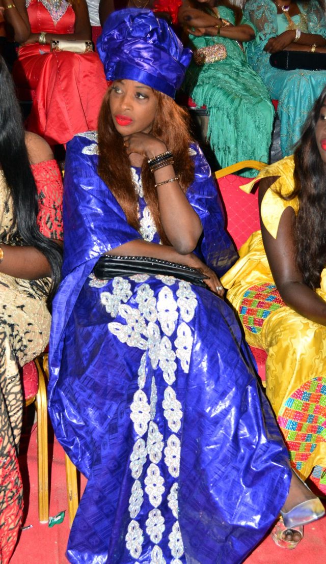 Ndèye Guèye, chérie Boy Jinné en bleu de chauffe