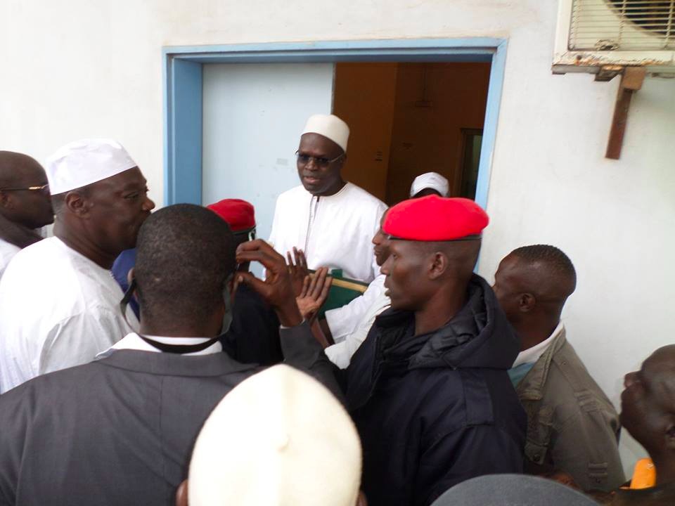 URGENT: Arrivée du maire Khalifa Sall à la DIC (Photos)