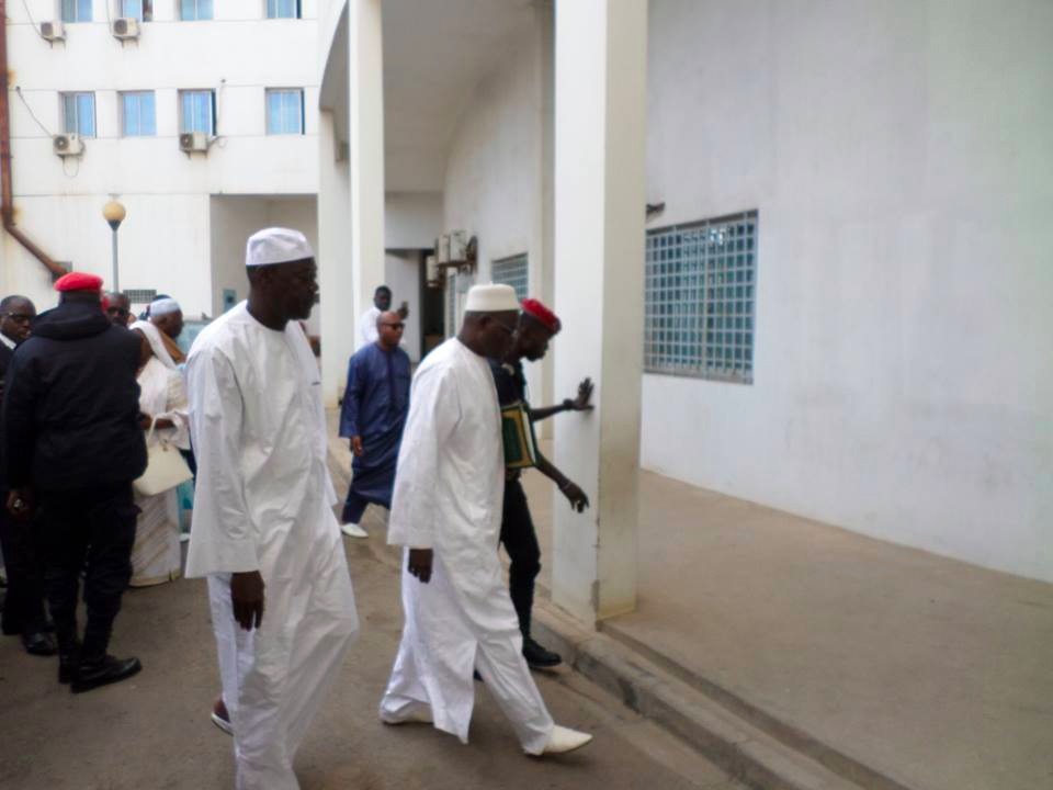 URGENT: Arrivée du maire Khalifa Sall à la DIC (Photos)