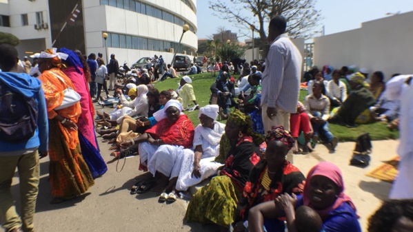 Militants et sympathisants venus nombreux apporter leur soutien au maire Khalifa Sall (Photos)
