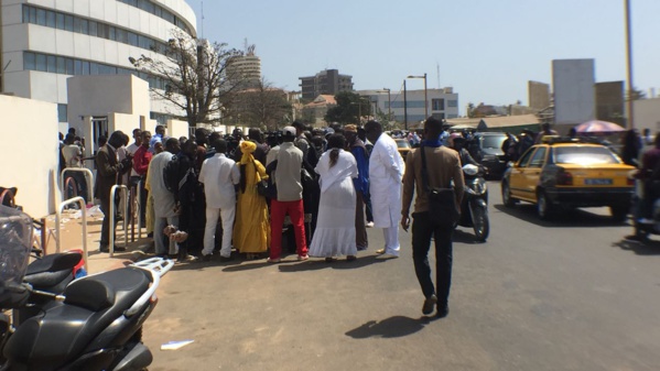 Militants et sympathisants venus nombreux apporter leur soutien au maire Khalifa Sall (Photos)