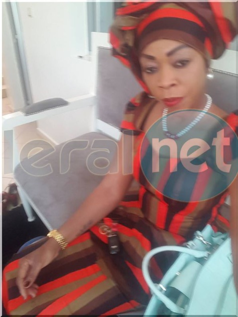 Aby Ndour l'autre frangine du roi du Mbalax en taille basse, elle dégage une élégance toute africaine...