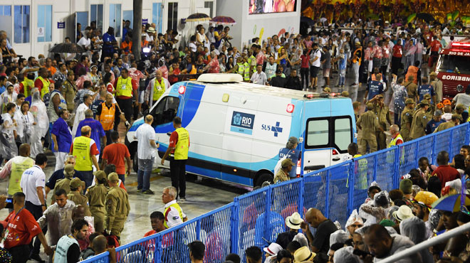 Brésil : Un char du carnaval de Rio s'écrase dans la foule
