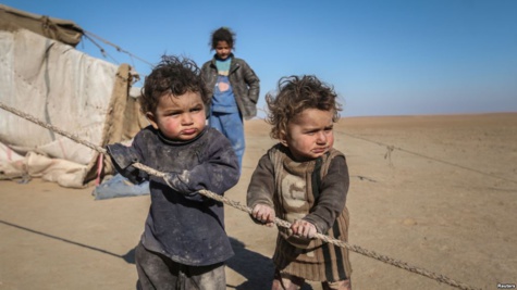 Les civils fuient en nombre les combats à Mossoul et en Syrie