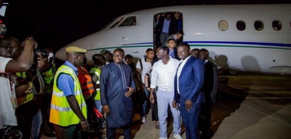 Gambie : Akon en visite officielle