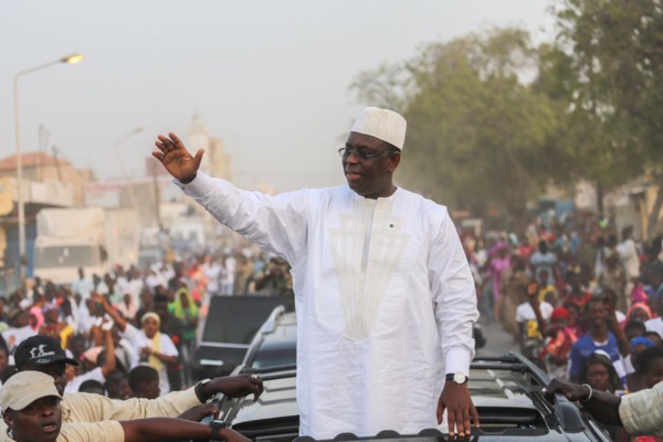 Macky Sall sur l’accident de St Louis: « Le moment est venu de prendre toutes les mesures vis-à-vis du parc automobile »