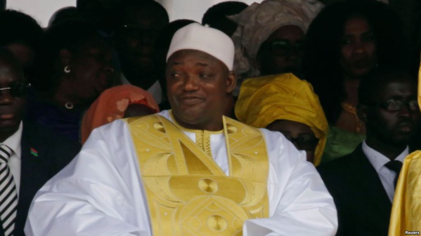 Protestation en Gambie après l'agression d'un journaliste par des pro-Adama Barrow