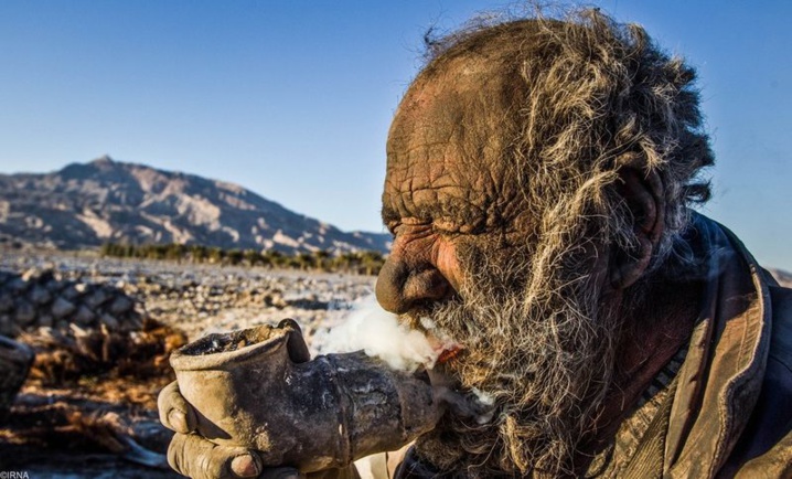 Découvrez l'histoire d'Amoo Hadji, l'homme qui ne s'est pas lavé depuis 60 ans