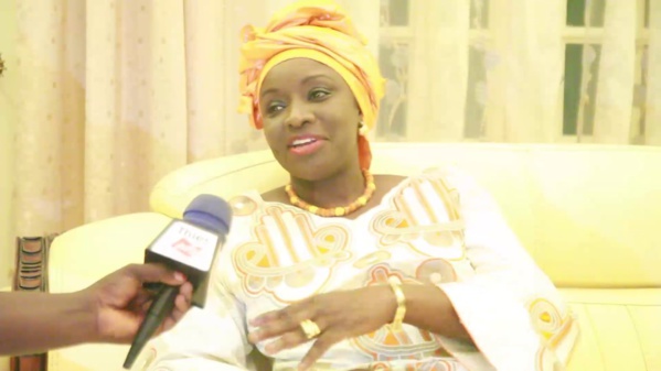 Aminata Touré : «que les politiciens arrêtent de crier au complot à chaque fois qu’ils pillent nos deniers publics !»