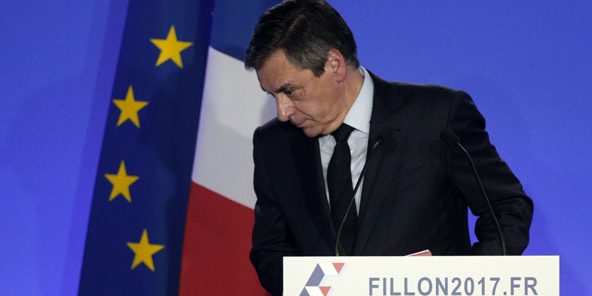 France: le candidat à la présidentielle François Fillon mis en examen