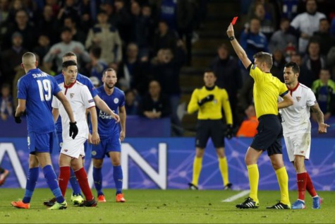 Samir Nasri (Séville FC) expulsé pour un coup de tête sur Jamie Vardy