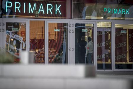 Deux jeunes filles kidnappent une petite de 3 ans dans le Primark et la déposent près de 5 km plus loin