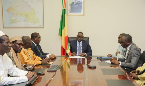 Le Président Macky Sall a reçu des transporteurs de AFTU et de gros porteurs avec Me Ousmane Ngom