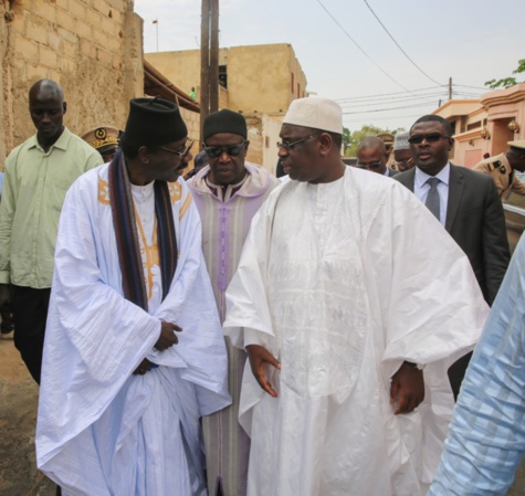 Galerie: Le Président Macky Sall accueilli par Serigne Moustapha Sy à son arrivée à Tivaouane pour la présentation de ses condoléances