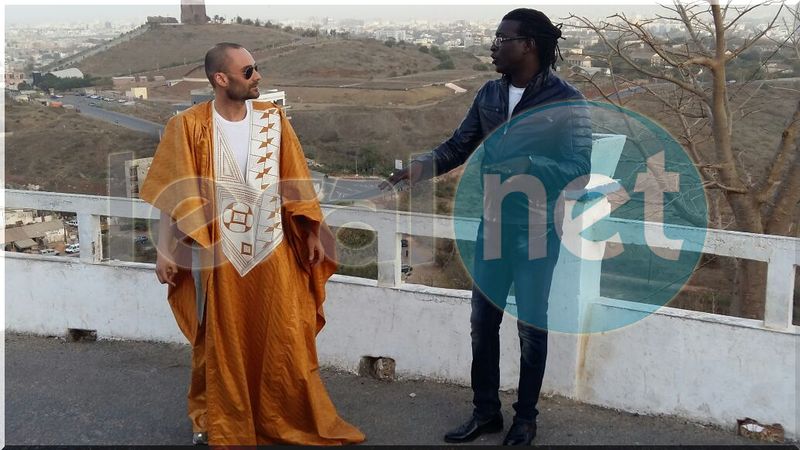 Image  du tournage du nouveau clip Ndillemene de Alioune Guisse  qui danse le Wango avec son partenaire américain  Paul Clingtone