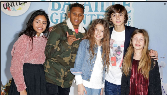 En attente d’un prochain vol… : Kids United, le groupe était à l’aé­ro­port d’Orly durant l’at­taque