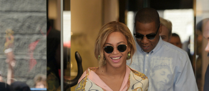 PHOTOS – Beyoncé publie de nouvelles photos d’elle très enceinte