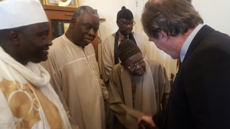 L'Ambassadeur de la France au Sénégal a présenté ses condoléances au Khalife Général des Tidianes, Abdoul Aziz Sy Al Amine (Images)