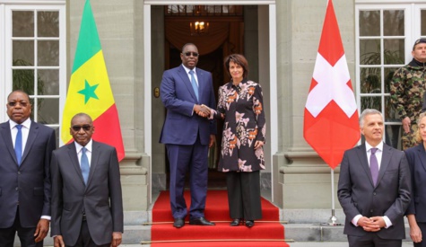 PHOTOS: Le président Macky Sall reçu par la présidente de la Confédération suisse Doris Leuthard pour des honneurs militaires et une réunion de travail (Images)