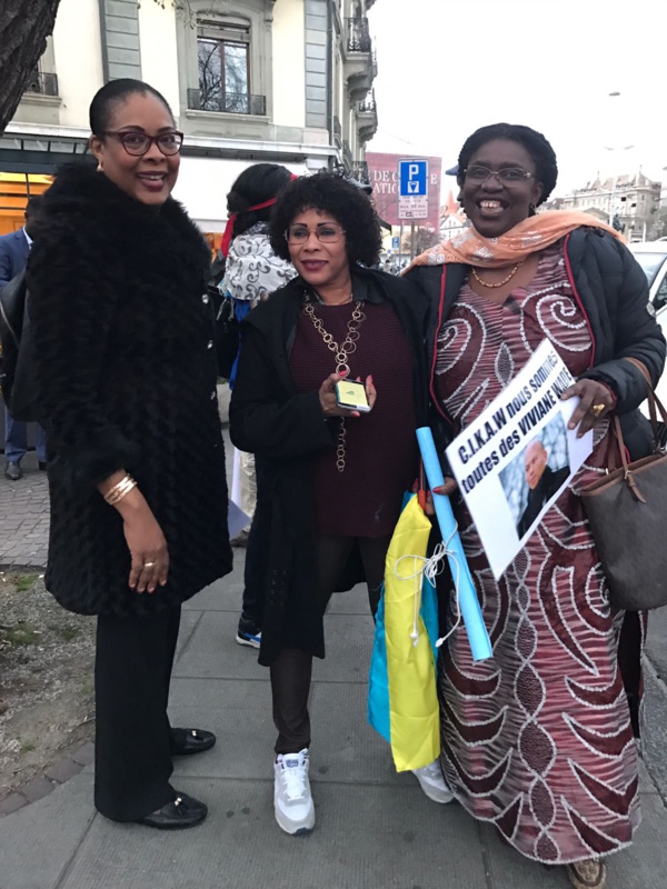 (Images): Manifestation de l'opposition dans les rues de Genéve