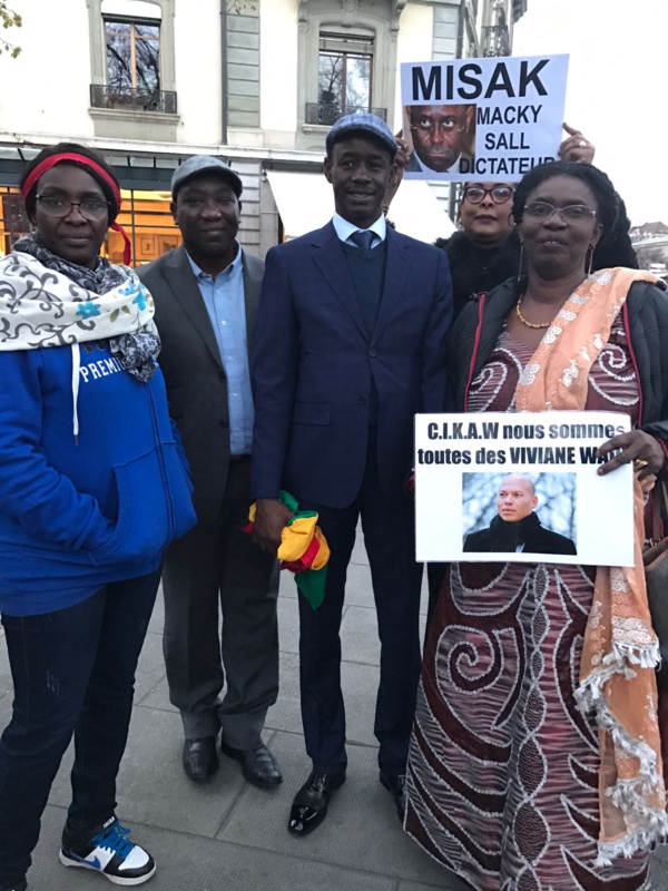(Images): Manifestation de l'opposition dans les rues de Genéve