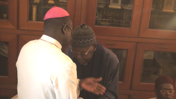 L'Eglise Sénégalaise à Tivaouane : Le Khalife général des Tidianes salue le geste