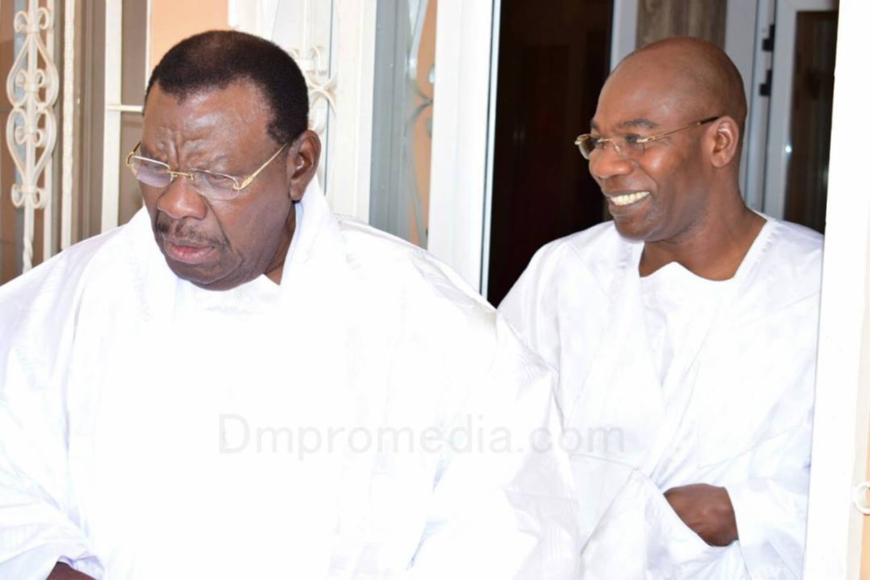 ( 50 Photos + Vidéo ) Rappel à Dieu de Serigne Cheikh Tidiane Sy Al Makhtoum: Serigne Bethio présente ses condoléances au khalife général des Tidianes.