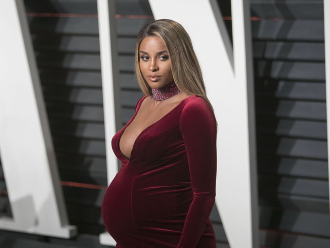 Enceinte, Ciara est victime d'un acci­dent de voiture