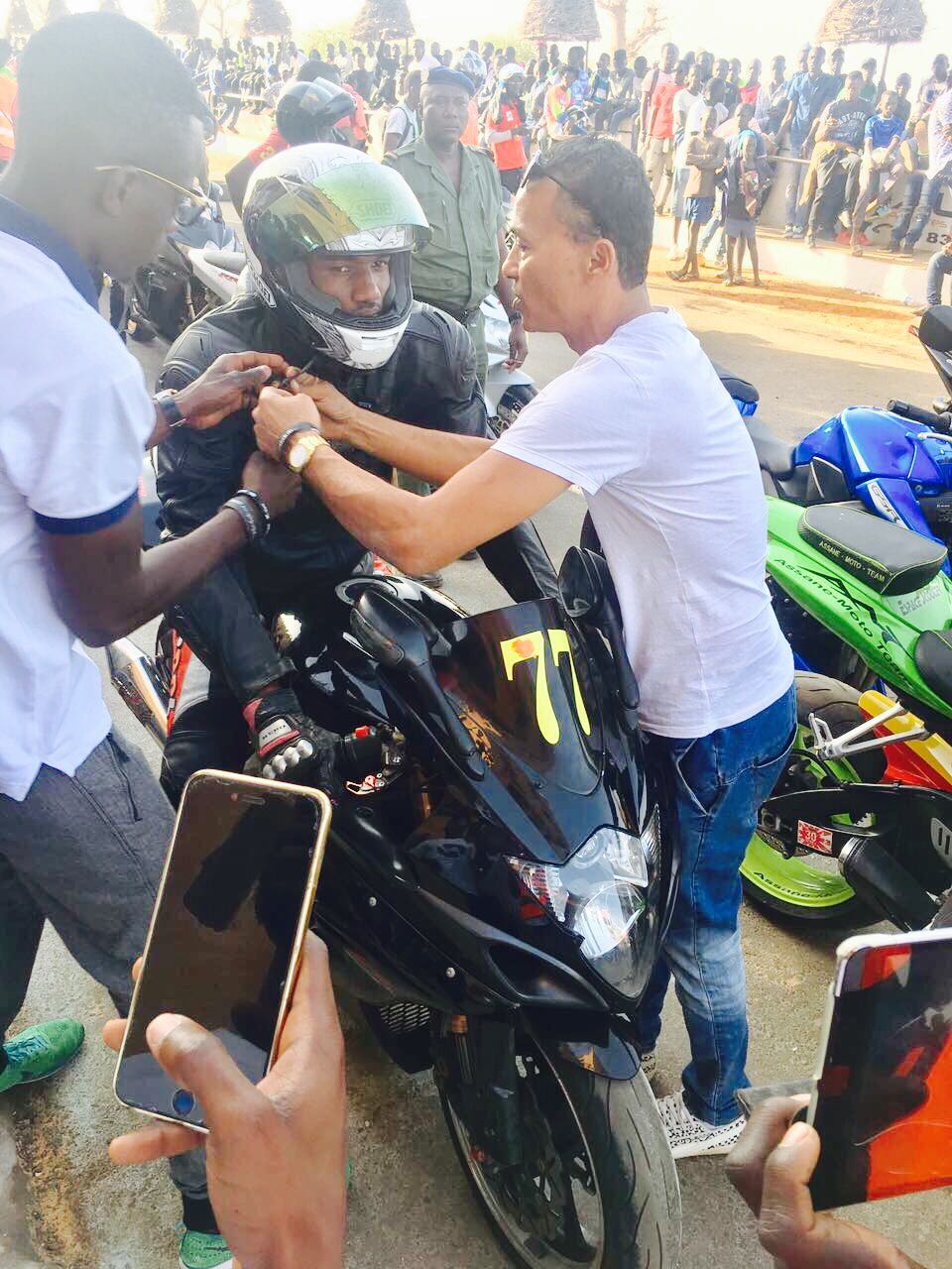 Edge Sèye: l'homme sauveur du bébé abandonné dans les falaises des Mamelles gagne le tournoi moto (Journée Max 2 roues) pour la seconde fois