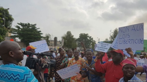 Projet de révision constitutionnelle au Bénin: le ministre de la Défense annonce sa démission