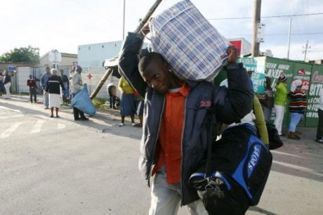 Immigration : Hortefeux veut un accord avec le Mali pour expulser à l’aise