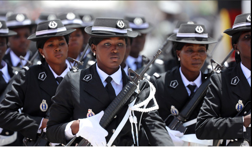 Photos-Les femmes bien représentées hier au défilé, preuve de la féminisation de l'Armée et de la Gendarmerie 