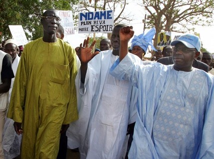 Apr/Yakaar de Macky Sall recrute au Sénat